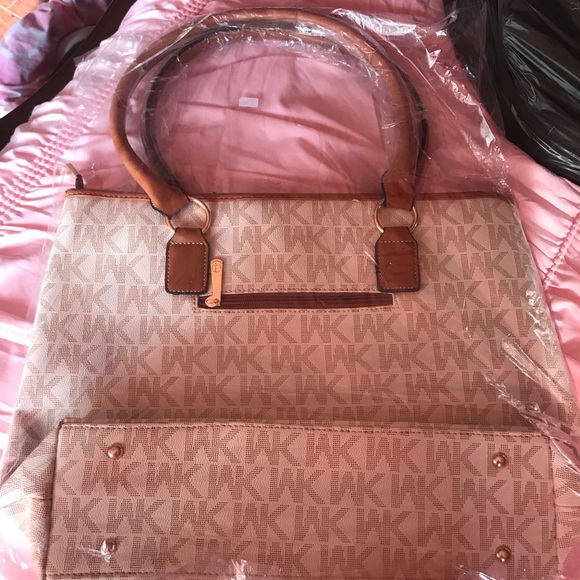 Purse - Picture 2 of 2